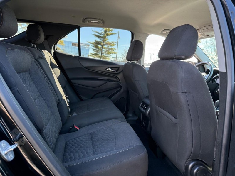 Chevrolet Equinox Vehicle Full-screen Gallery Image 11