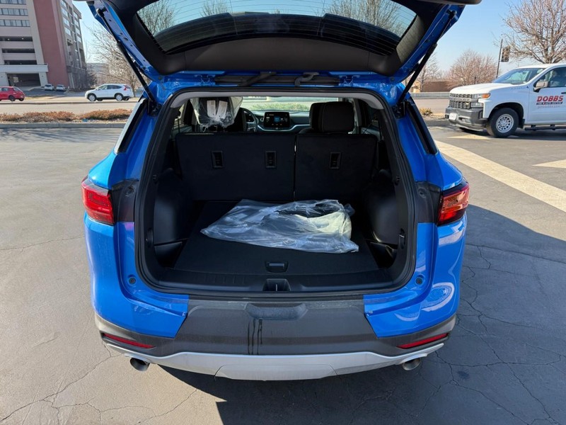 Chevrolet Blazer Vehicle Full-screen Gallery Image 06