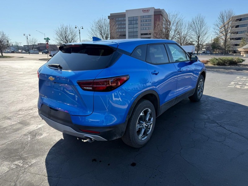 Chevrolet Blazer Vehicle Full-screen Gallery Image 08