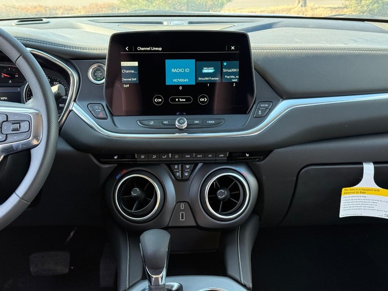 Chevrolet Blazer Vehicle Full-screen Gallery Image 14