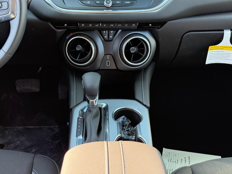 Chevrolet Blazer Vehicle Full-screen Gallery Image 16