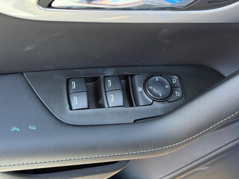 Chevrolet Blazer Vehicle Full-screen Gallery Image 18