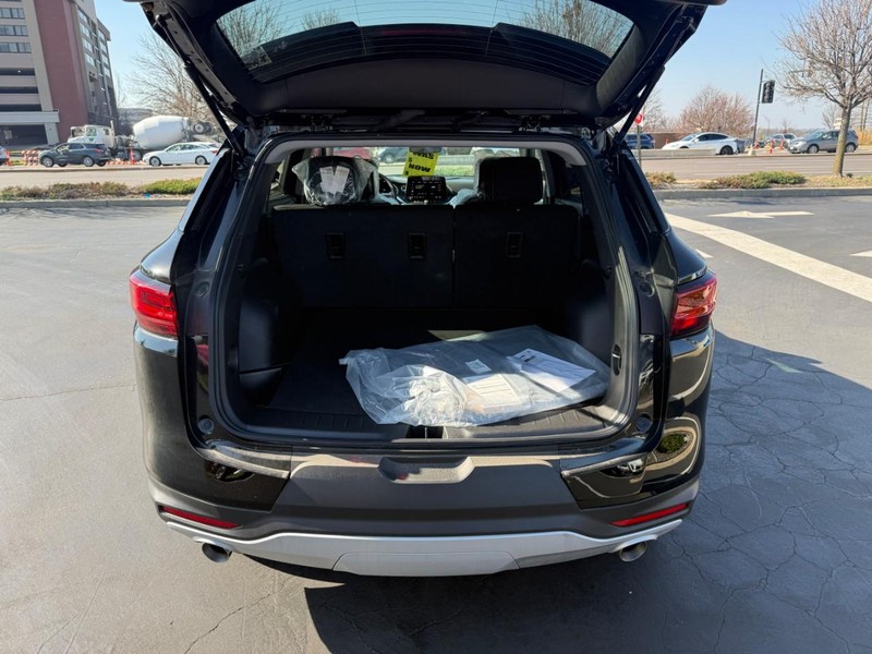 Chevrolet Blazer Vehicle Full-screen Gallery Image 6