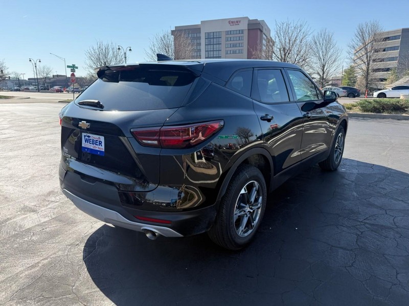 Chevrolet Blazer Vehicle Full-screen Gallery Image 8