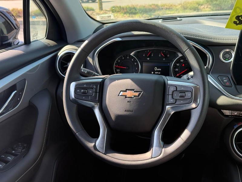 Chevrolet Blazer Vehicle Full-screen Gallery Image 13