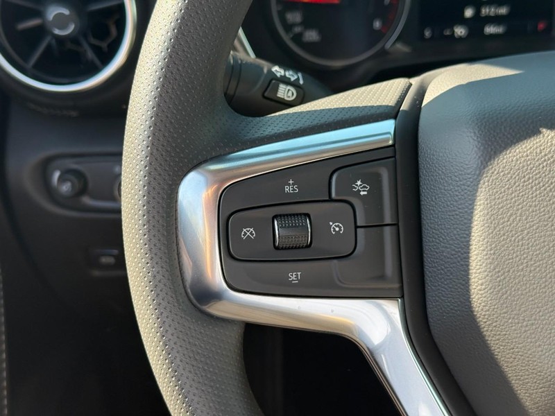 Chevrolet Blazer Vehicle Full-screen Gallery Image 17