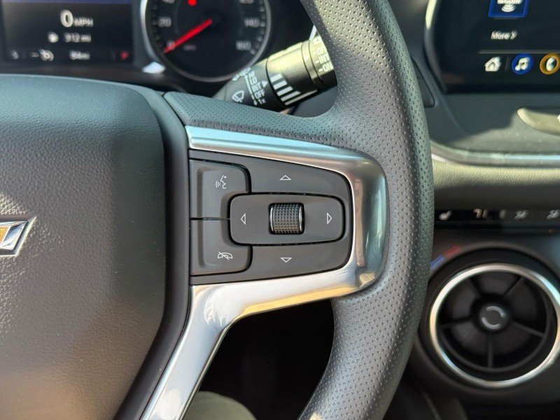 Chevrolet Blazer Vehicle Full-screen Gallery Image 18