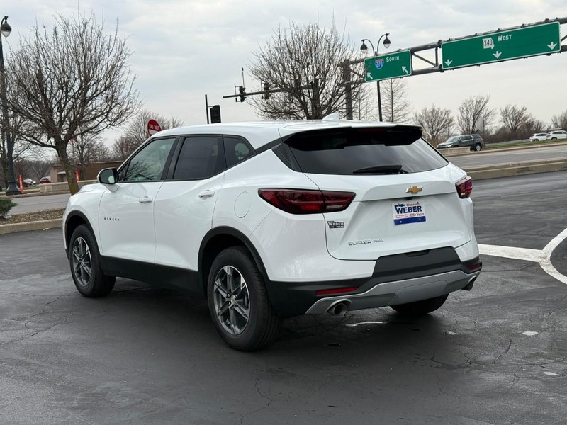 Chevrolet Blazer Vehicle Full-screen Gallery Image 3