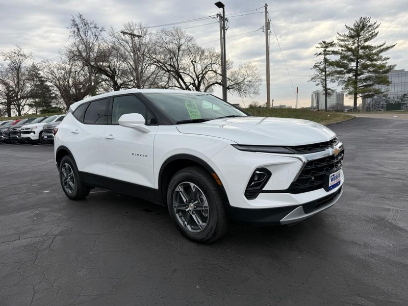 Chevrolet Blazer Vehicle Full-screen Gallery Image 9