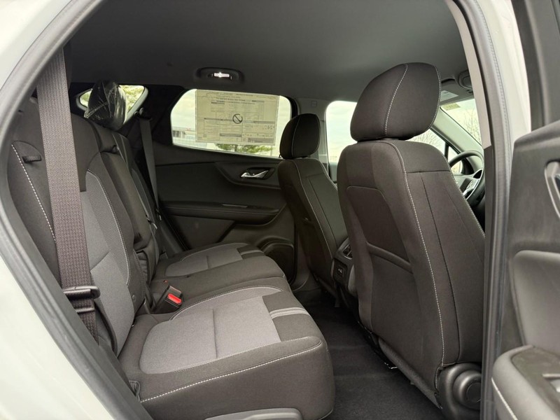 Chevrolet Blazer Vehicle Full-screen Gallery Image 11