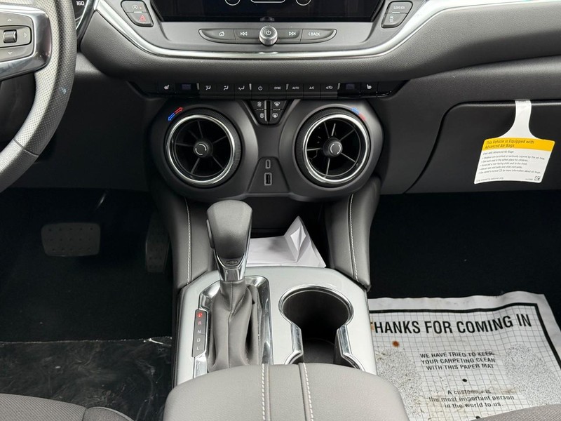 Chevrolet Blazer Vehicle Full-screen Gallery Image 15