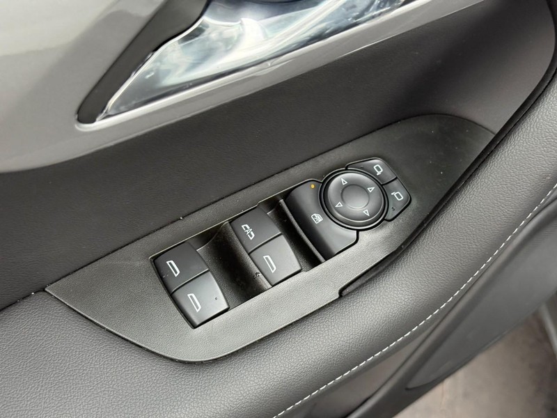 Chevrolet Blazer Vehicle Full-screen Gallery Image 17