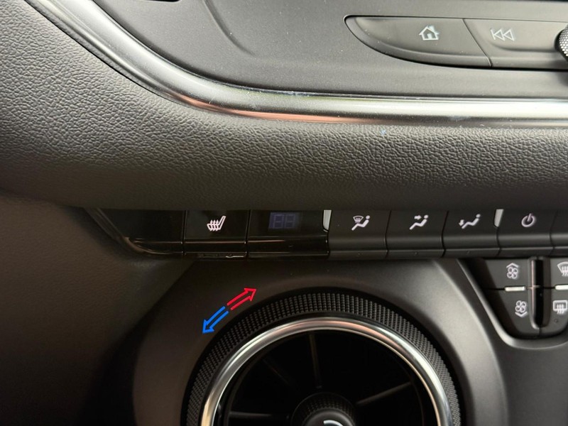 Chevrolet Blazer Vehicle Full-screen Gallery Image 24