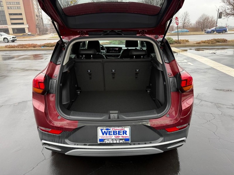 Buick Encore GX Vehicle Full-screen Gallery Image 06