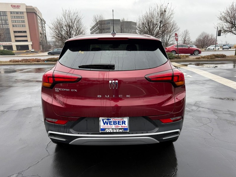 Buick Encore GX Vehicle Full-screen Gallery Image 07