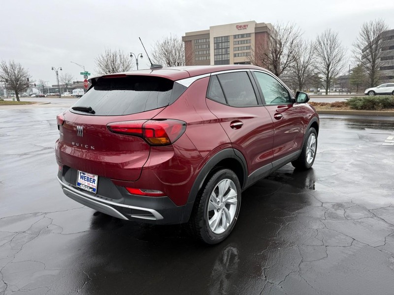 Buick Encore GX Vehicle Full-screen Gallery Image 08