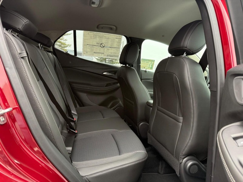 Buick Encore GX Vehicle Full-screen Gallery Image 11