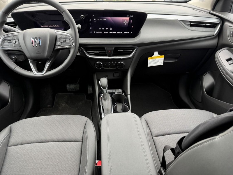 Buick Encore GX Vehicle Full-screen Gallery Image 12
