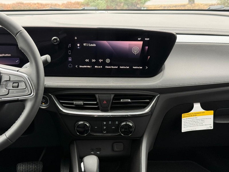 Buick Encore GX Vehicle Full-screen Gallery Image 14