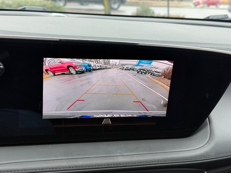 Buick Encore GX Vehicle Full-screen Gallery Image 24