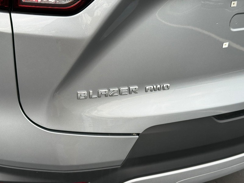 Chevrolet Blazer Vehicle Full-screen Gallery Image 5