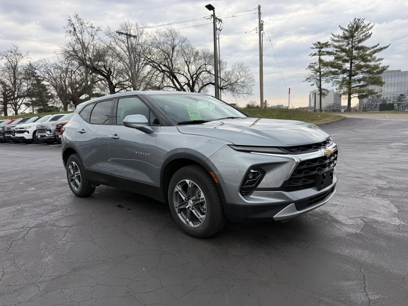 Chevrolet Blazer Vehicle Full-screen Gallery Image 9