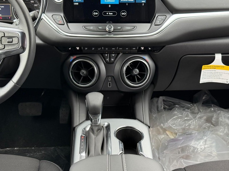 Chevrolet Blazer Vehicle Full-screen Gallery Image 13