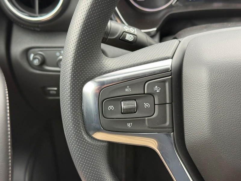 Chevrolet Blazer Vehicle Full-screen Gallery Image 18