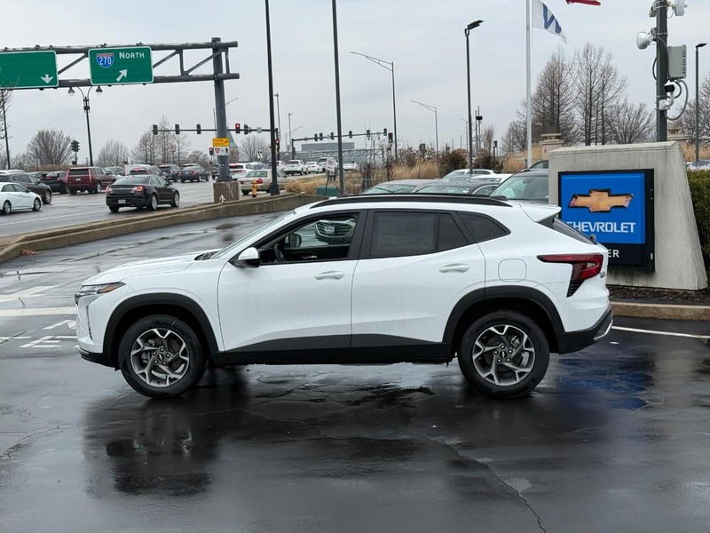 Chevrolet Trax Vehicle Full-screen Gallery Image 2