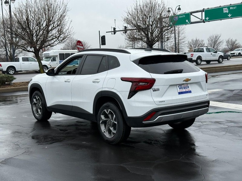 Chevrolet Trax Vehicle Full-screen Gallery Image 3