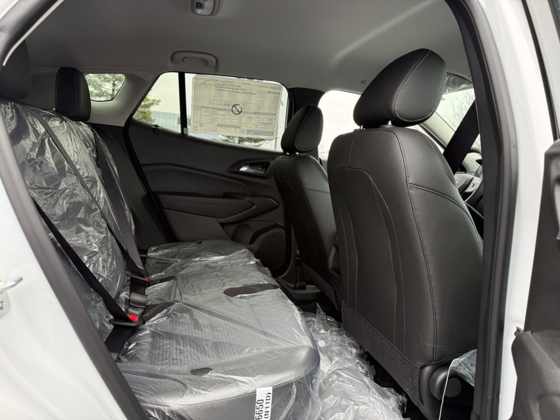 Chevrolet Trax Vehicle Full-screen Gallery Image 10