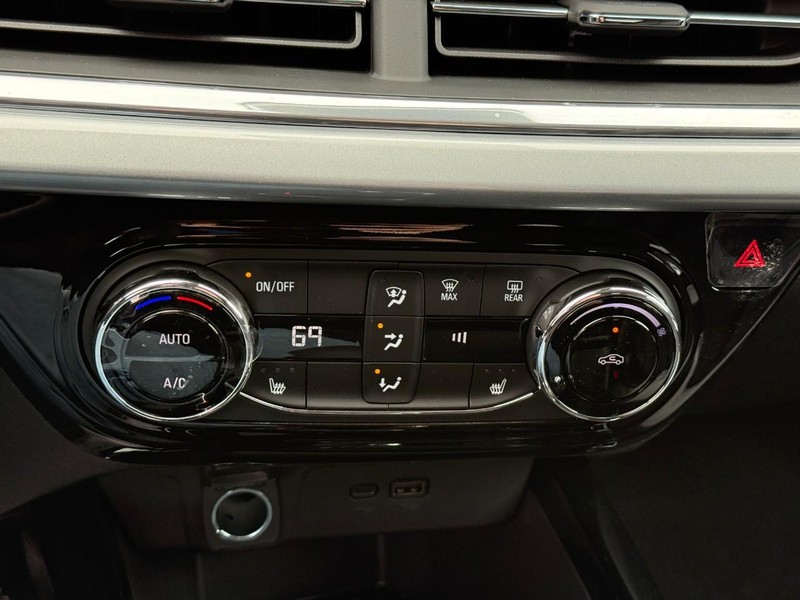 Chevrolet Trax Vehicle Full-screen Gallery Image 23