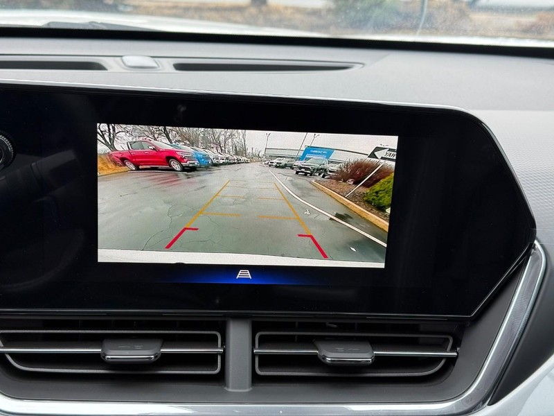 Chevrolet Trax Vehicle Full-screen Gallery Image 24