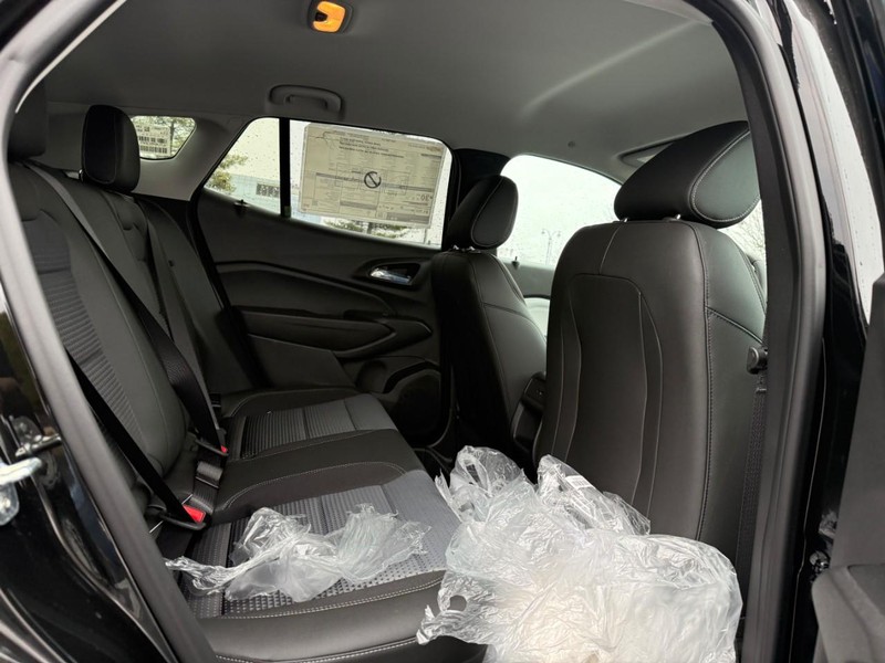 Chevrolet Trax Vehicle Full-screen Gallery Image 10