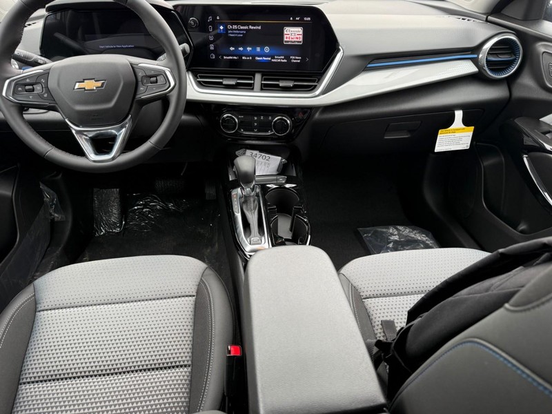Chevrolet Trax Vehicle Full-screen Gallery Image 11