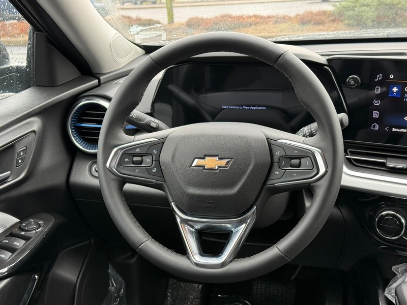 Chevrolet Trax Vehicle Full-screen Gallery Image 12