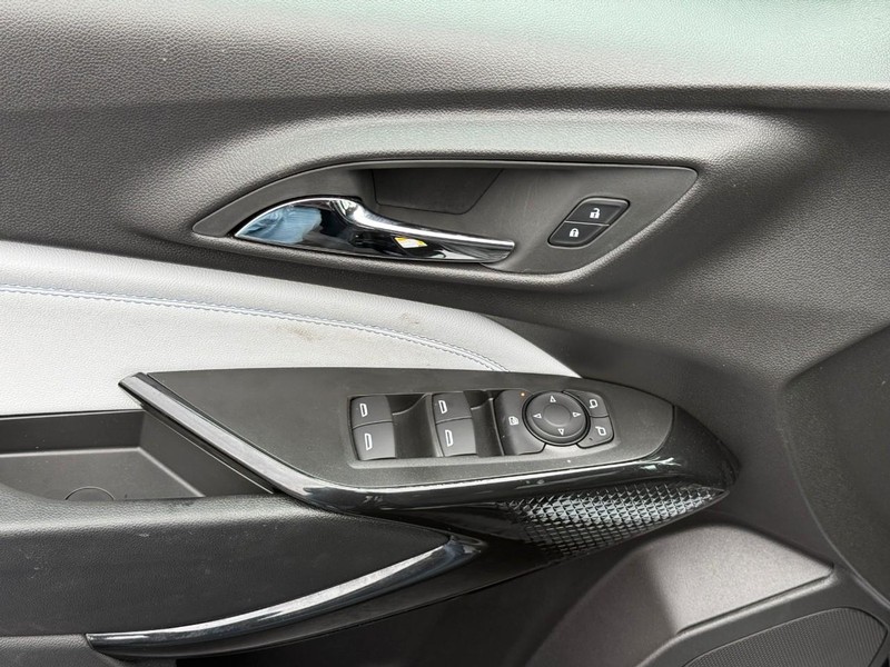 Chevrolet Trax Vehicle Full-screen Gallery Image 15