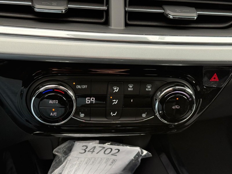 Chevrolet Trax Vehicle Full-screen Gallery Image 20