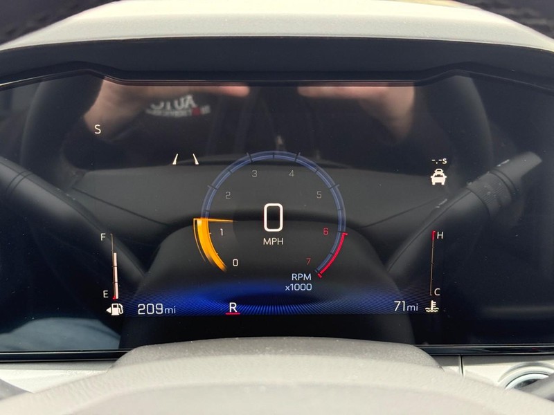 Chevrolet Trax Vehicle Full-screen Gallery Image 23