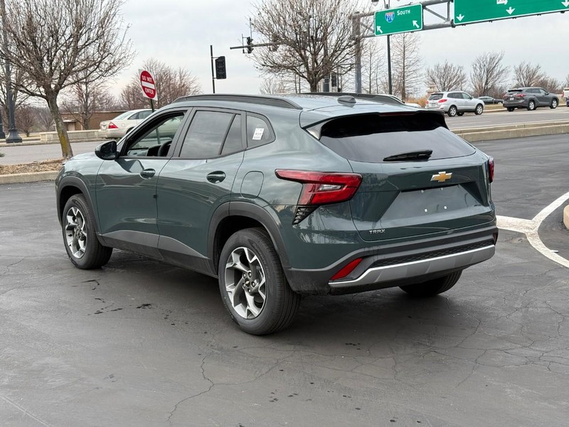 Chevrolet Trax Vehicle Full-screen Gallery Image 3