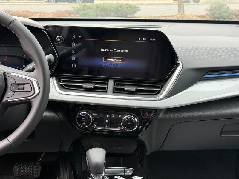 Chevrolet Trax Vehicle Full-screen Gallery Image 14