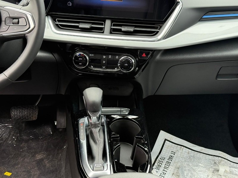 Chevrolet Trax Vehicle Full-screen Gallery Image 15