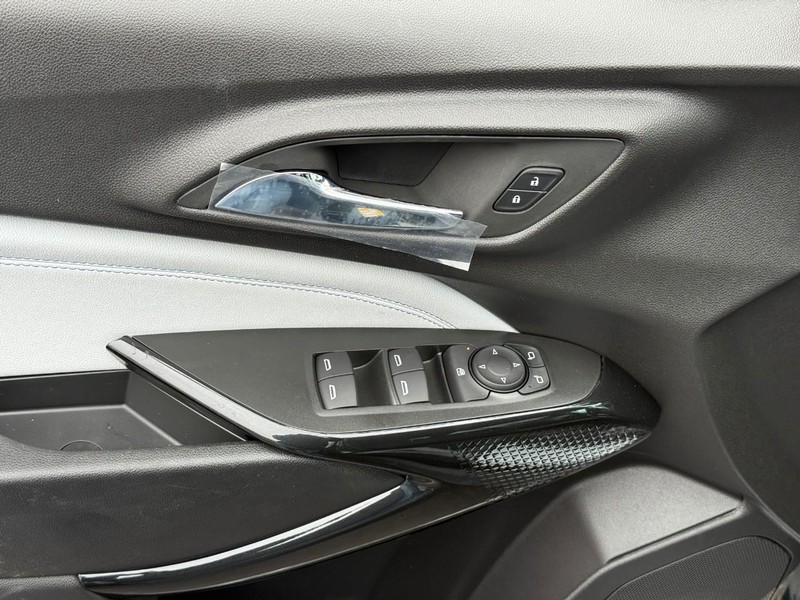 Chevrolet Trax Vehicle Full-screen Gallery Image 16