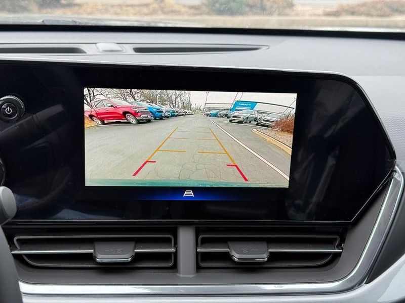 Chevrolet Trax Vehicle Full-screen Gallery Image 23