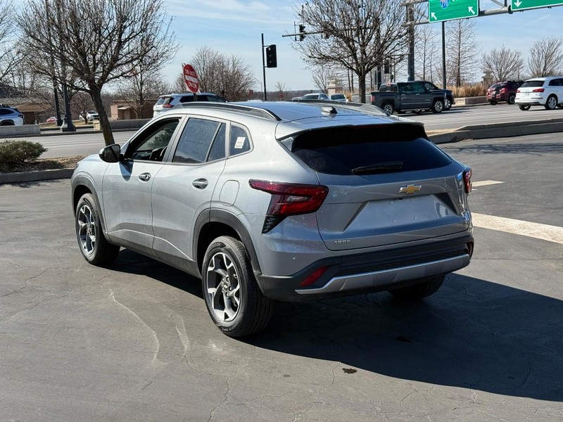 Chevrolet Trax Vehicle Full-screen Gallery Image 3