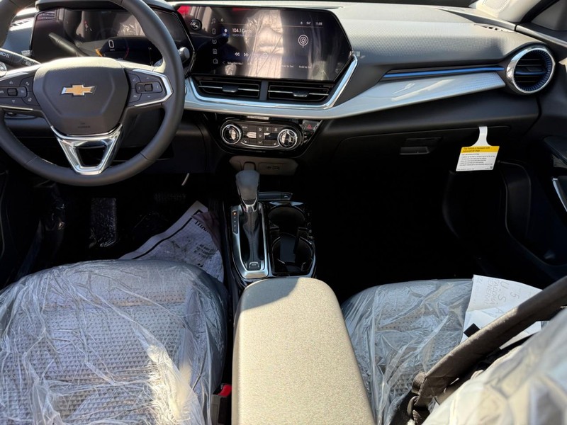 Chevrolet Trax Vehicle Full-screen Gallery Image 12