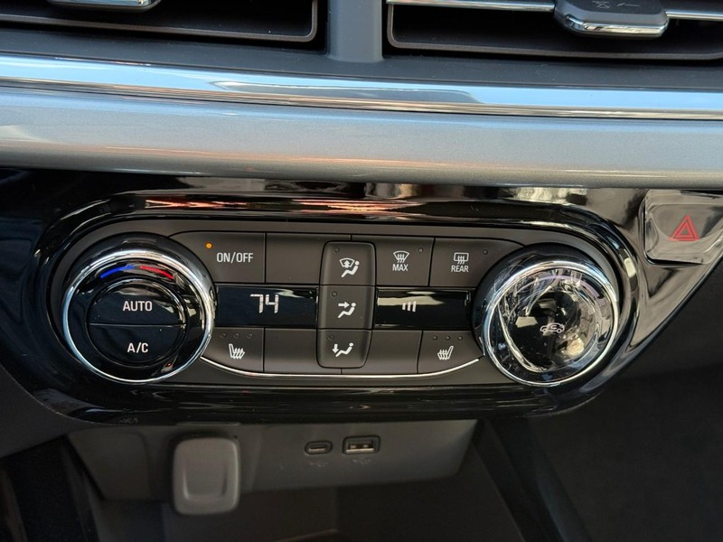 Chevrolet Trax Vehicle Full-screen Gallery Image 21