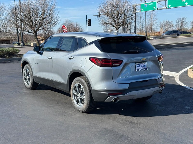 Chevrolet Blazer Vehicle Full-screen Gallery Image 3
