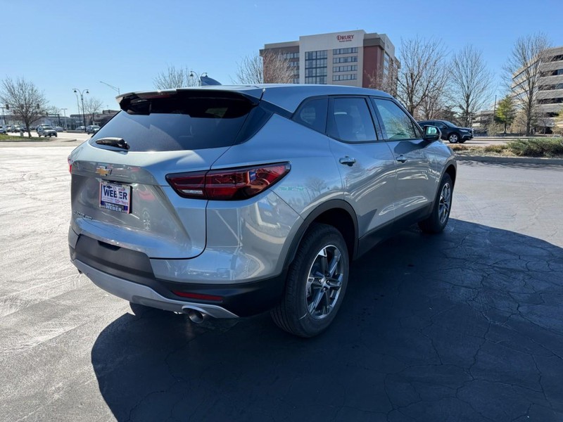 Chevrolet Blazer Vehicle Full-screen Gallery Image 8