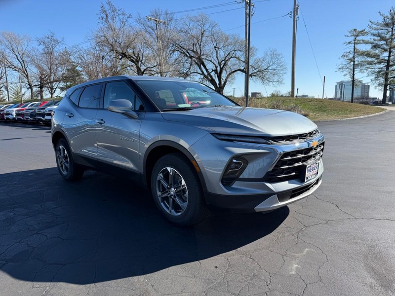 Chevrolet Blazer Vehicle Full-screen Gallery Image 9